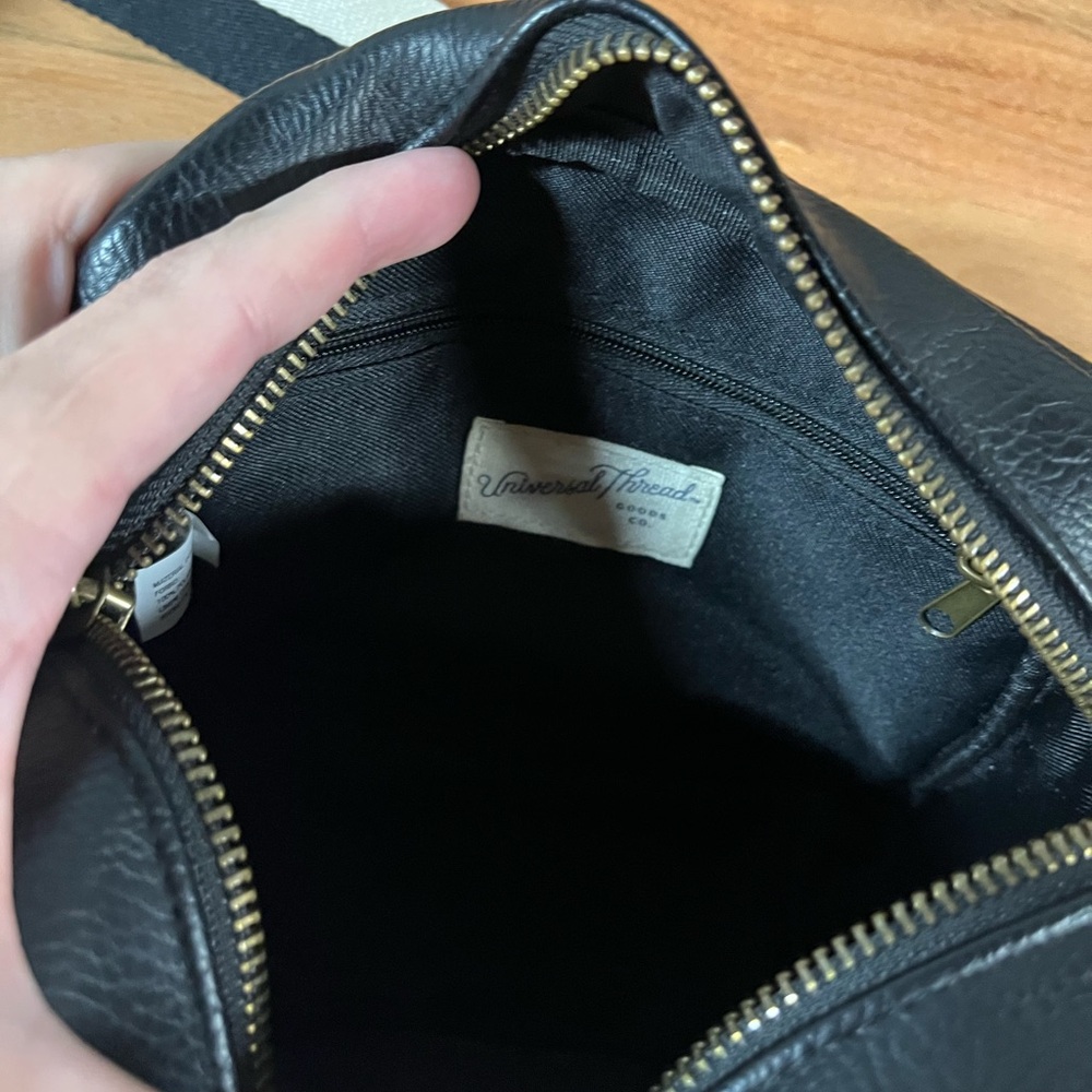 Universal Threads Crossbody Bag - image 2